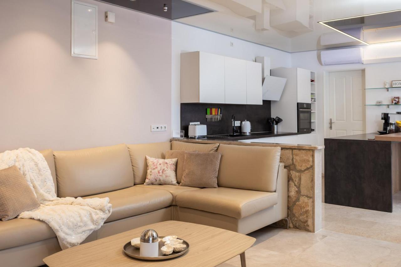 מימיצה Beachfront Holiday Home - Private Heated Pool מראה חיצוני תמונה